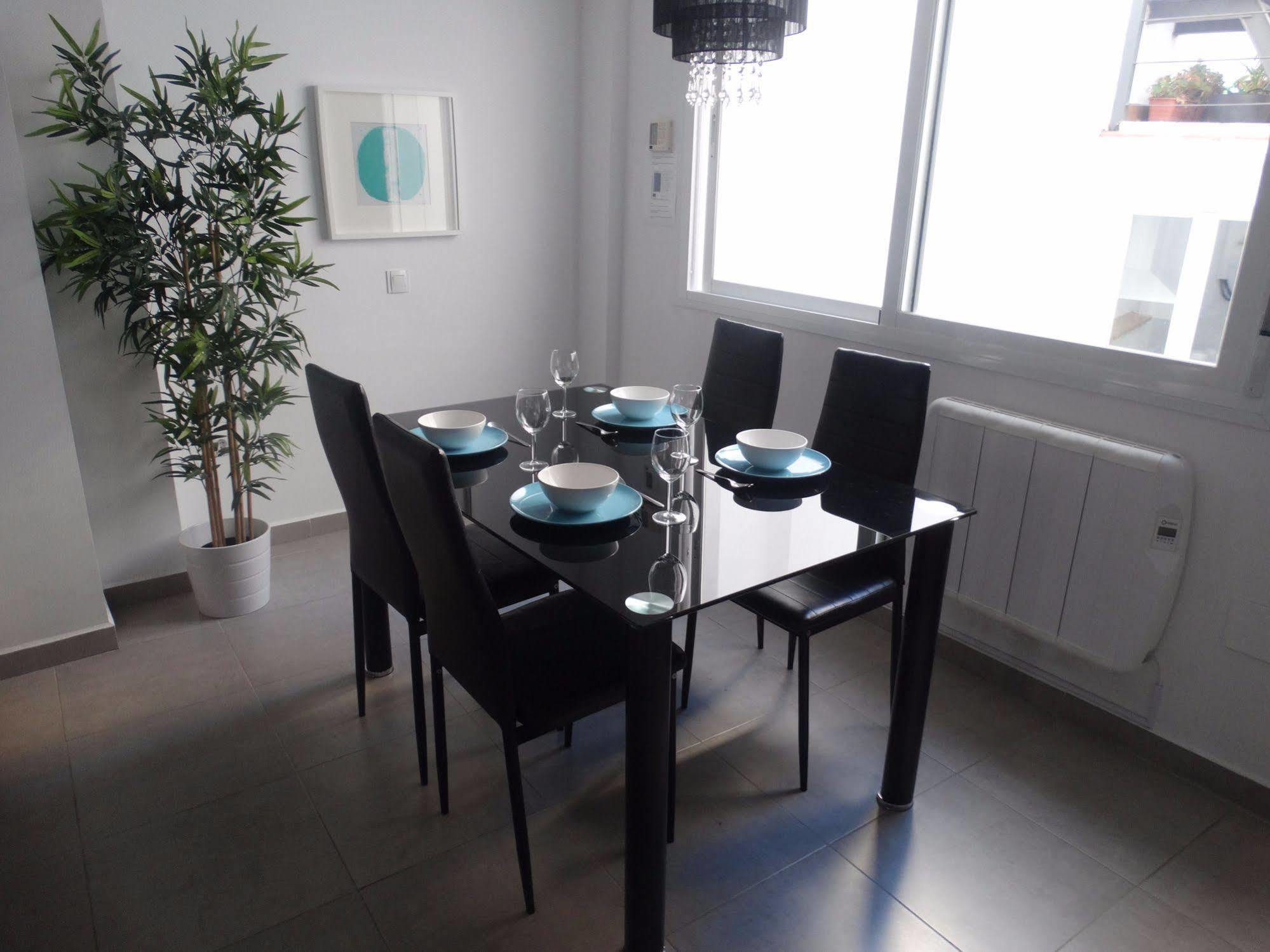 Malaga Apartamentos - Nuno Gomez, 24 Eksteriør billede