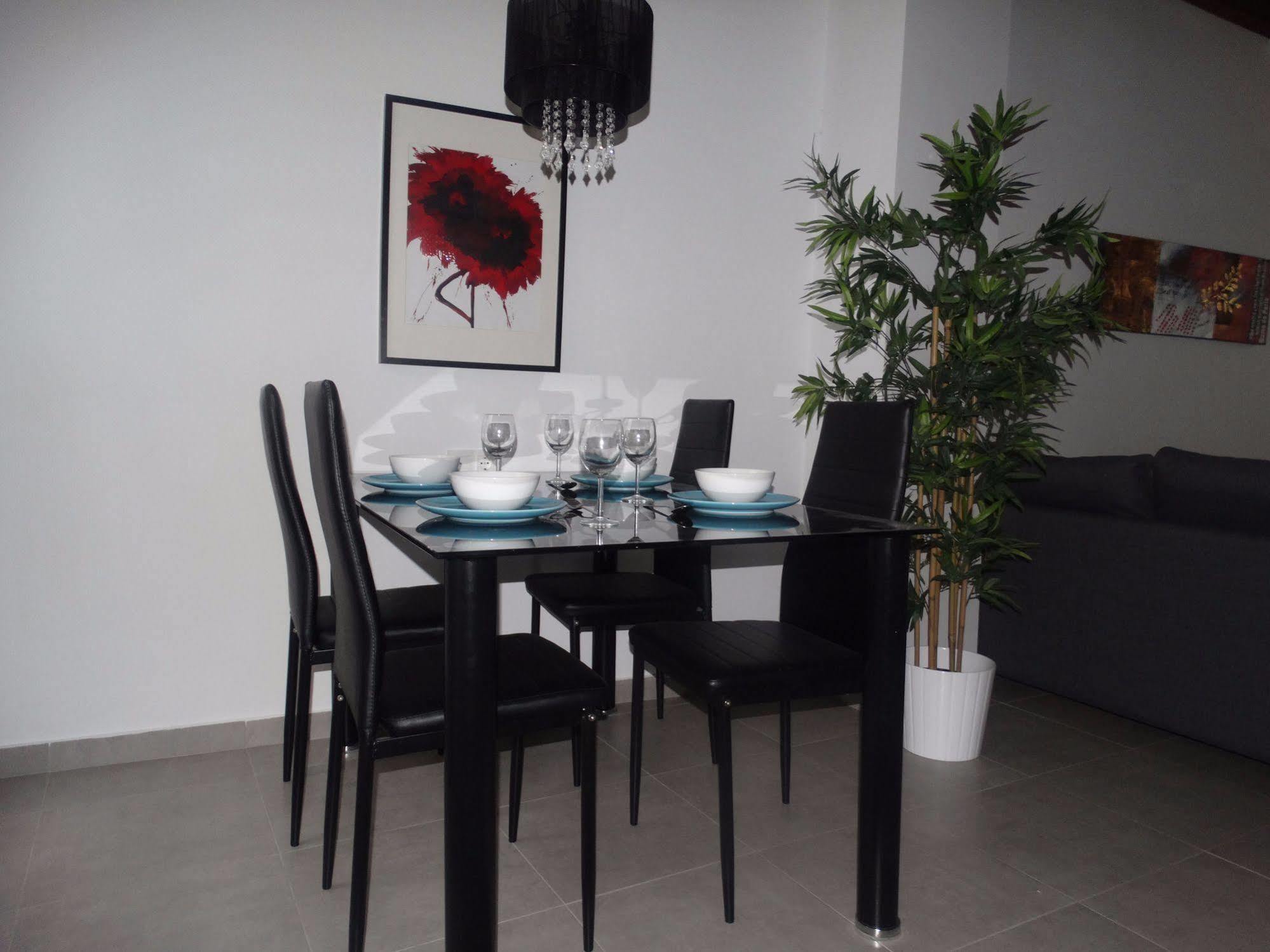 Malaga Apartamentos - Nuno Gomez, 24 Eksteriør billede