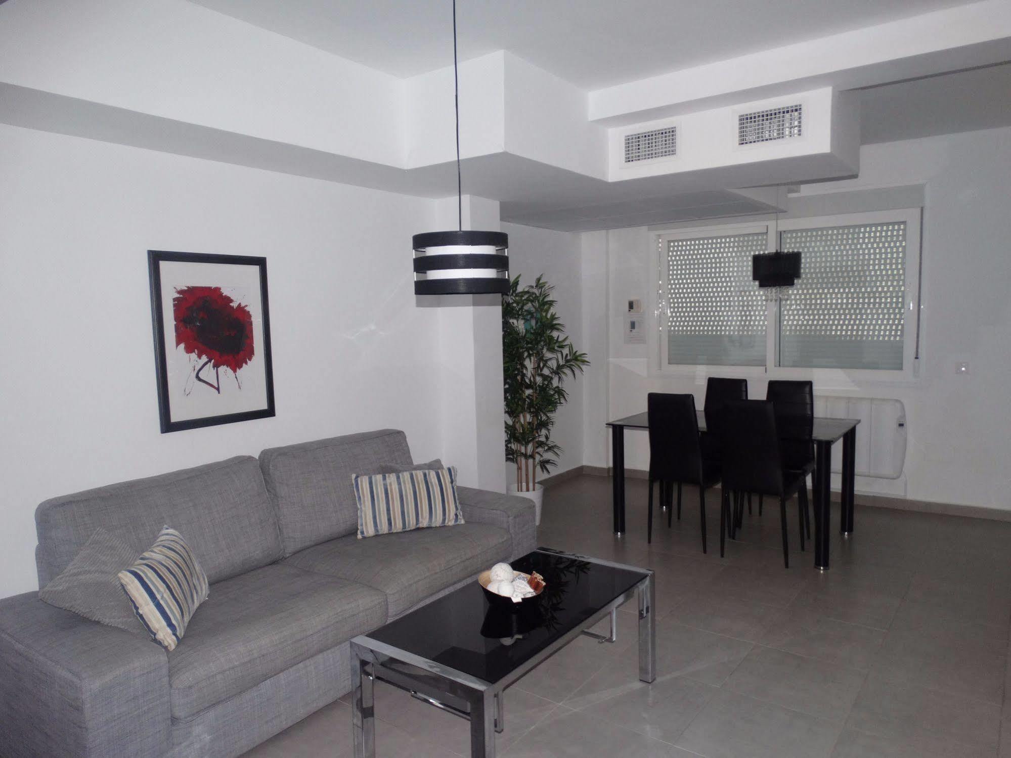 Malaga Apartamentos - Nuno Gomez, 24 Eksteriør billede