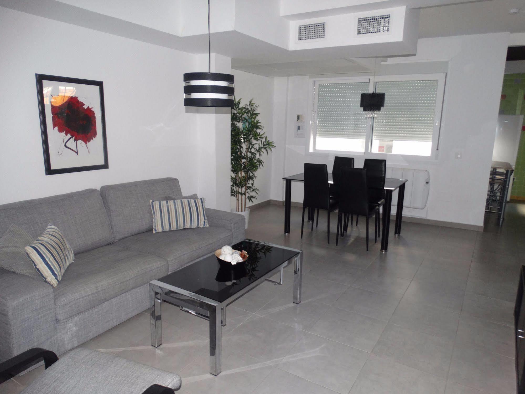 Malaga Apartamentos - Nuno Gomez, 24 Eksteriør billede