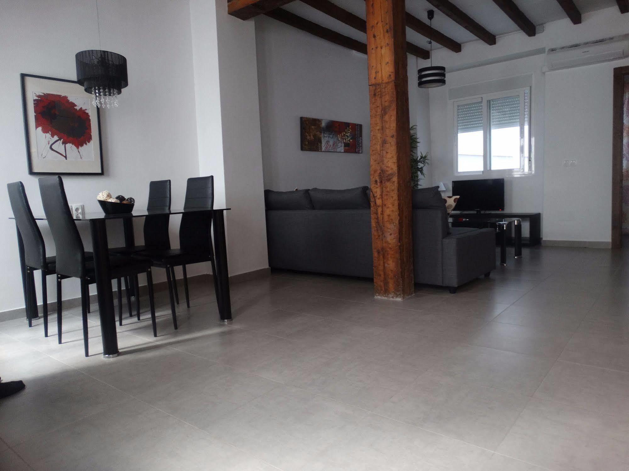 Malaga Apartamentos - Nuno Gomez, 24 Eksteriør billede
